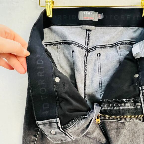 Torrid Bombshell Skinny High-Rise Stretch Denim Dark Grey Wash Distressed SZ 14 - Picture 6 of 15